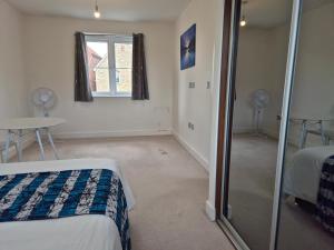 Double Room in a shared 4 bedroom family home in Broomfield