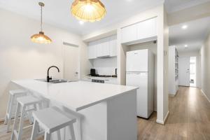 Stylish & Simple 3BR Mount Duneed Home