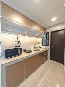 Simfoni Spacious 3 Bedroom w Wi-Fi and Netflix