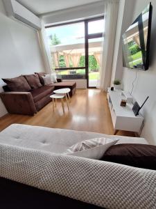 2 Bdr Garden Apt with Spa near Ski and Golf