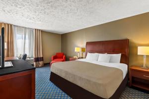 Standard King Suite - Non-Smoking room in Quality Inn & Suites