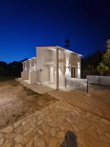 SmallHouseLefkada ΘΕΜΑ