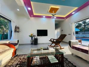 Sunset Swing Villa - Pvt with Pool