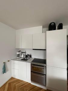 Stunning apt by the lakes