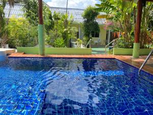 The Golden Beach Resort Naiyang