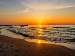 White Suite, 50 meters to beach, 10th floor, beautiful view, Baltic Best