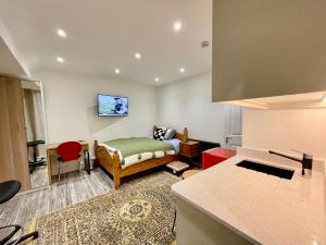Luxe Villa, 5 En-suite Bedrooms - West London - Wembley Stadium 5KM away