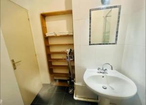 Coquebert studio confortable proche centre ville