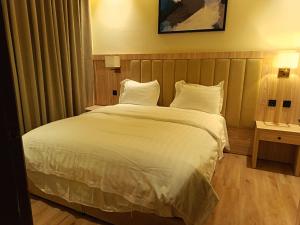 لؤلؤة الثريا للشقق المخدومة فرع النرجس