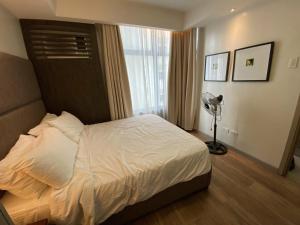 Makati 1BR High Floor