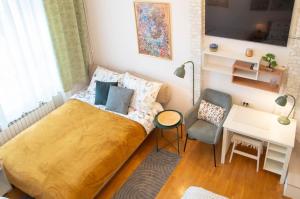 Poetry corner apartment