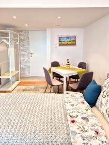 Poetry corner apartment