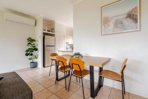 Peaceful Acreage Guesthouse Firepit with Huge Pool