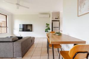 Peaceful Acreage Guesthouse Firepit with Huge Pool