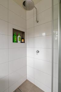 Peaceful Acreage Guesthouse Firepit with Huge Pool