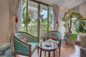 Tranquil 3 BHK Pet-Friendly Gateway with Bathtub, Balcony and Scenic Views