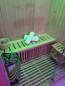 LAurore Love Room de prestige jacuzzi sauna piscine chauffée cuisine