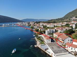 Djenovici Sunny port apartment