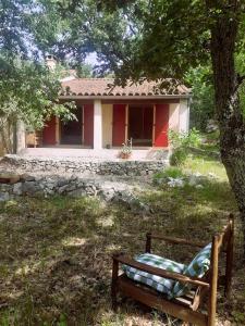 Maison sous les chênes