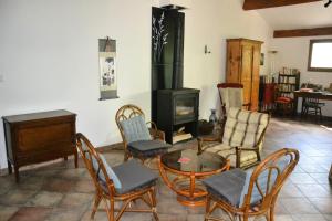 Maisons de vacances Maison sous les chenes : photos des chambres