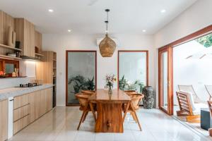 NMBR Four - New 2BR Stylish villa with private Pool & Garden