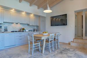 Superior One-Bedroom Apartment with Balcony