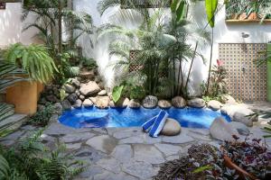 Villas del Rio 1BR1BA with dipping pool 1 block from beach New Listing
