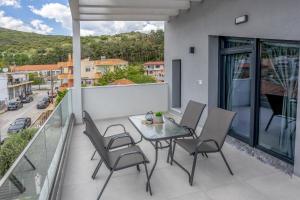 Pnoe Luxury Apartments