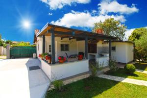 House Ankica 1818