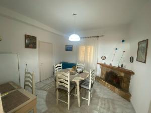 EIRINIs SEA VIEW HOUSE