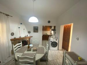 EIRINIs SEA VIEW HOUSE