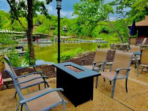 Treetop Village-3Bed3BathPoolsDocks6-8PP