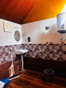 Pinaka Cottages & Cafe