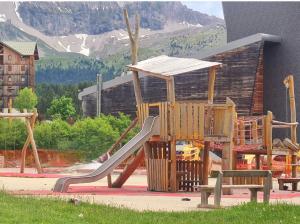 Appartements L- Eclat des Sommets en face et aux pieds des pistes : photos des chambres