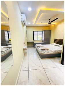 HOTEL RUDRA- SAGAR Near Shri Mahakaleshwar Jyotirlinga Temple & Railway Station - Free Wifi# Free Parking Available - Best Homestay In Ujjain