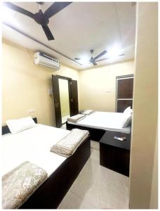 HOTEL RUDRA- SAGAR Near Shri Mahakaleshwar Jyotirlinga Temple & Railway Station - Free Wifi# Free Parking Available - Best Homestay In Ujjain