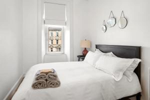 Beautiful 1BR Central Apt with Period Features