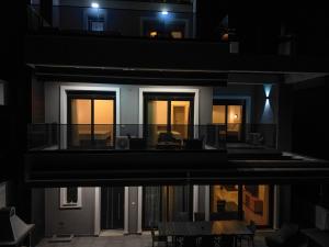 SithoniaRS White Sand Luxury Maisonette