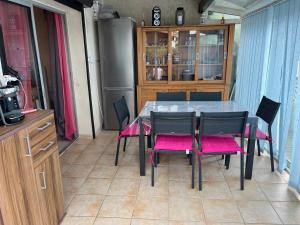 Maisons de vacances Maison 3ch 250m mer - piscine - Clim : photos des chambres