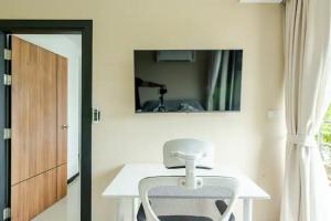 Room 303 Rawai Beach Condo