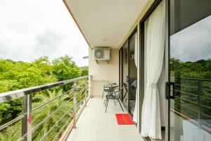 Room 303 Rawai Beach Condo