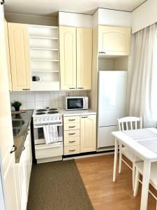 Tilava kt yksiö, lasitettu parveke