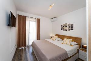 My Dalmatia - Sea view apartment Klara with garage and barbecue