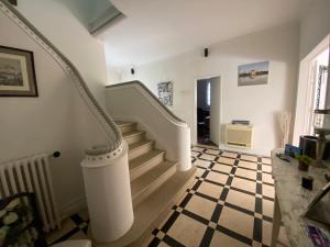 Villa avec Piscine Intérieure, 5 Chambres, Proche Plage et Commerces à Arcachon - FR-1-374-220