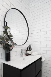 PISTE LUXURY CHALET - THE PETITE - Oaks Lake Crackenback Resort