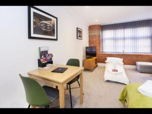 58 Cocoa Suites Riverside Studio with Parking
