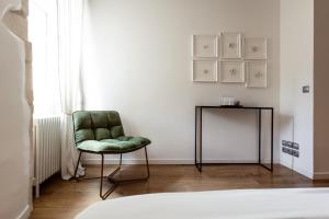 Maisons d'hotes MAS MILLESIME - Chambre double - petit dejeuner - piscine - Mas du XVIIIeme siecle proche Saint-Remy-de-Provence : photos des chambres