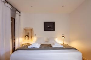 MAS MILLÉSIME - Chambre double - petit déjeuner - piscine - Mas du XVIIIème siècle proche Saint-Rémy-de-Provence