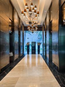 3 Bedroom Condo at Gramercy Residences Makati with Balcony and City View for 6 to 10 Guests Small Pet Friendly