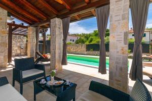 Holiday house SEASCAPE I with private pool and spacious garden